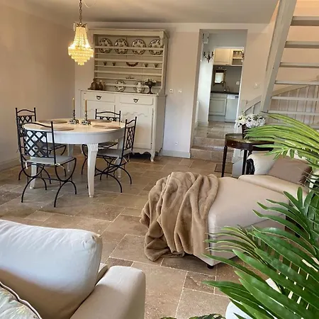 بيت للعطل Clos D'aurelia, De Charme *